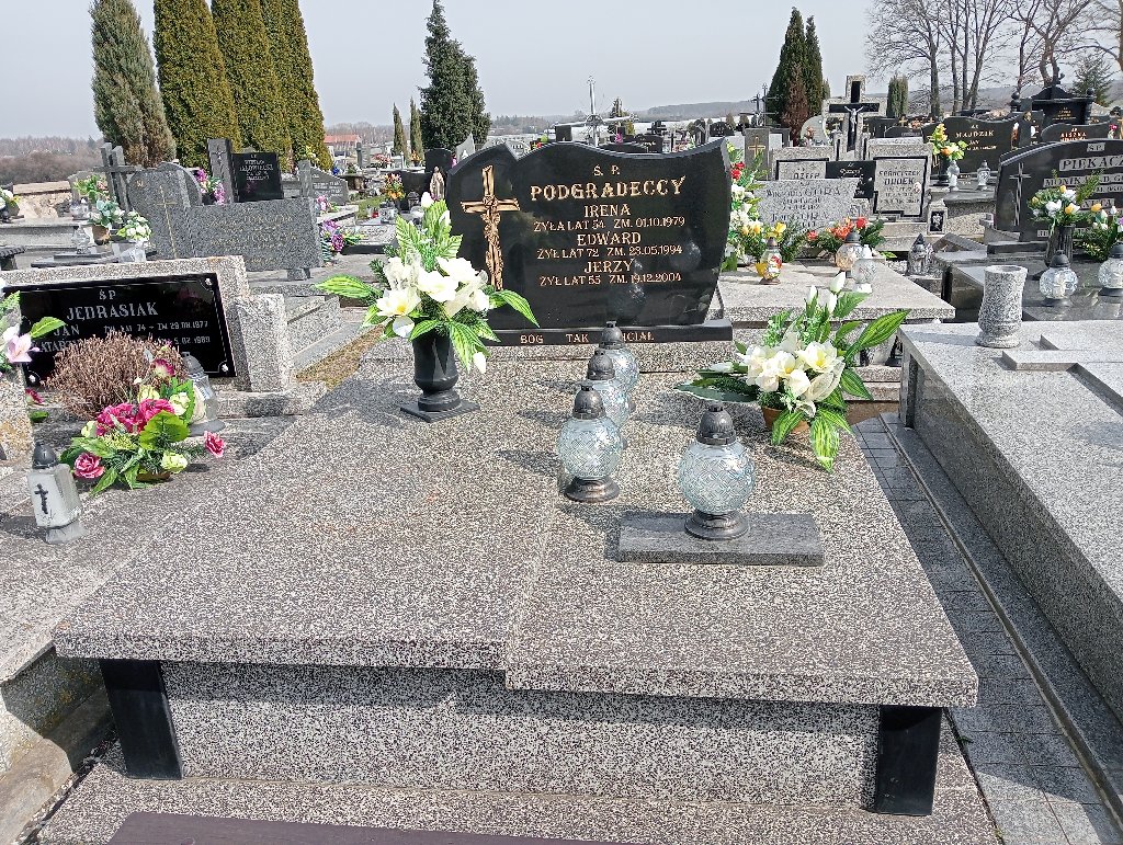 Grób Edward Podgradecki