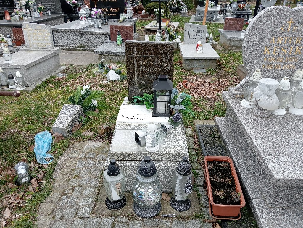 Grób Mariusz Hutny
